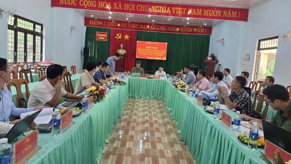 ĐOÀN GIÁM SÁT SỐ 50 CỦA BAN NỘI CHÍNH TỈNH ỦY LÀM VIỆC VỚI BAN THƯỜNG VỤ ĐẢNG ỦY XÃ MĂNG RI