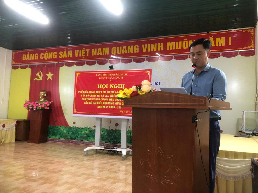 Đồng chí Hà Huy cường-UVBTV-Trưởng Ban xây dựng Đảng Đảng ủy thông qua Hướng dẫn số 01-HD/BTGDVTU ngày 19-9-2025 của Ban Tuyên giáo Dân vận Tỉnh ủy về  tuyên truyền cuộc bầu cử đại biểu hội khóa XVI và đại biểu Hội đồng nhân dân các cấp nhiệm kỳ 2026 – 2031